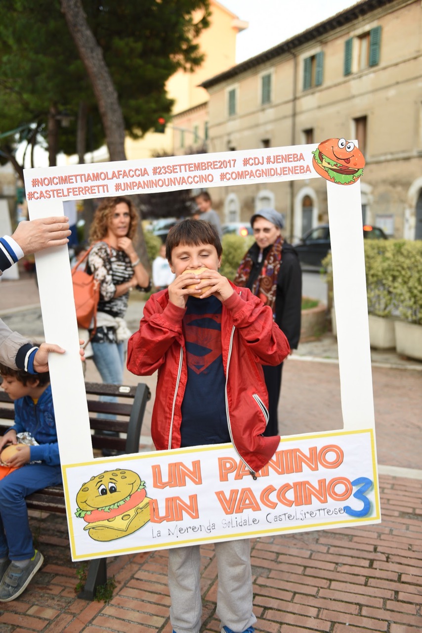 Merenda Solidale "UN PANINO UN VACCINO 2017"